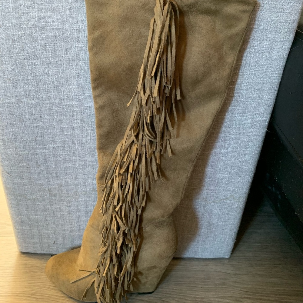 Wedge Fringe Boots